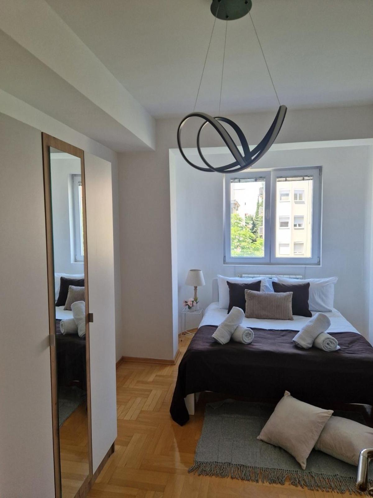 Kamche Lux Apartment Szkopje Kültér fotó