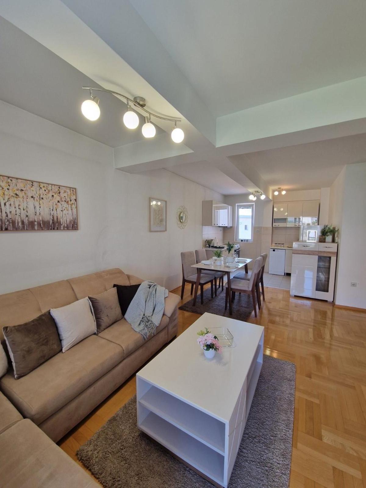 Kamche Lux Apartment Szkopje Kültér fotó