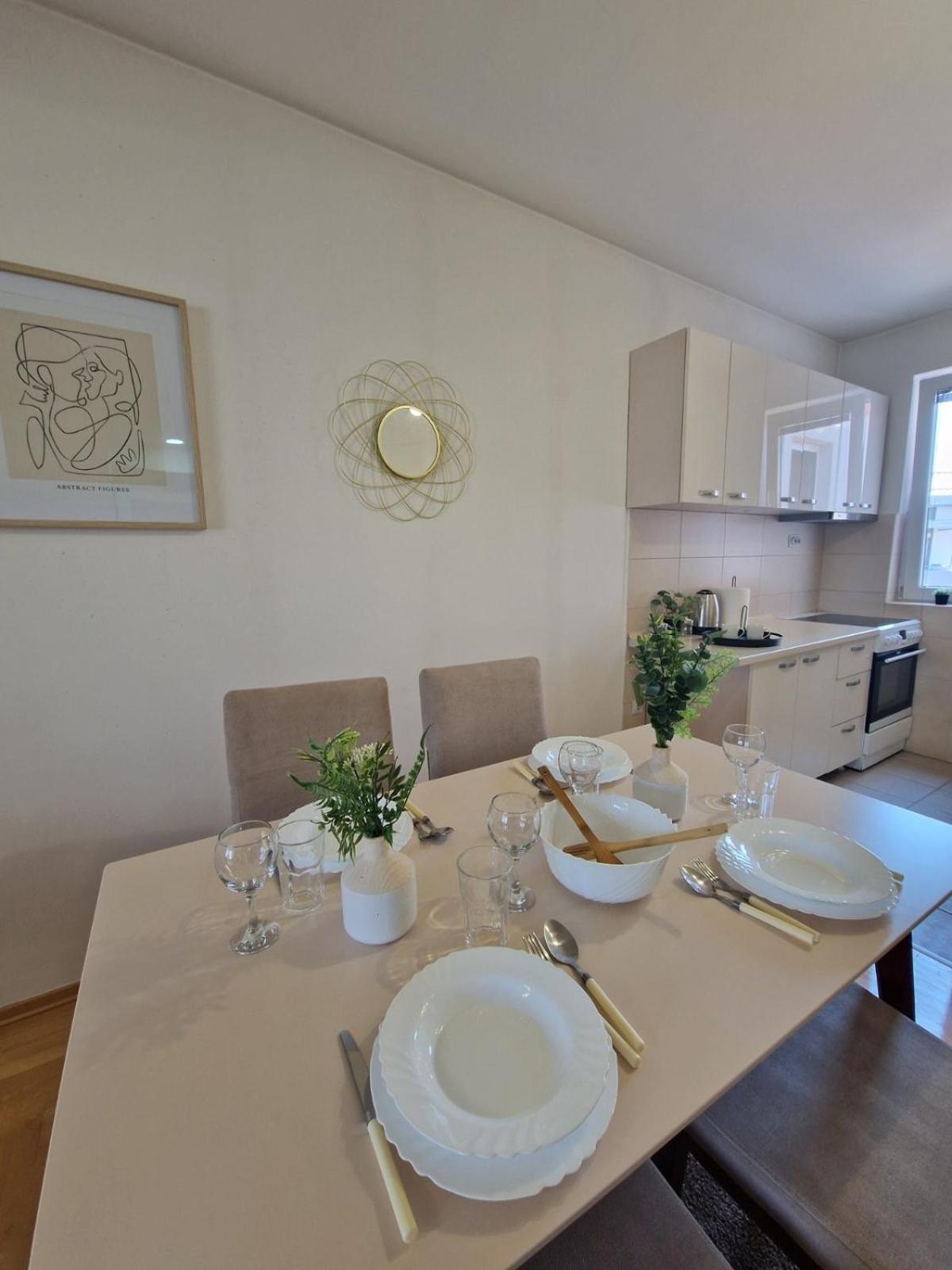 Kamche Lux Apartment Szkopje Kültér fotó