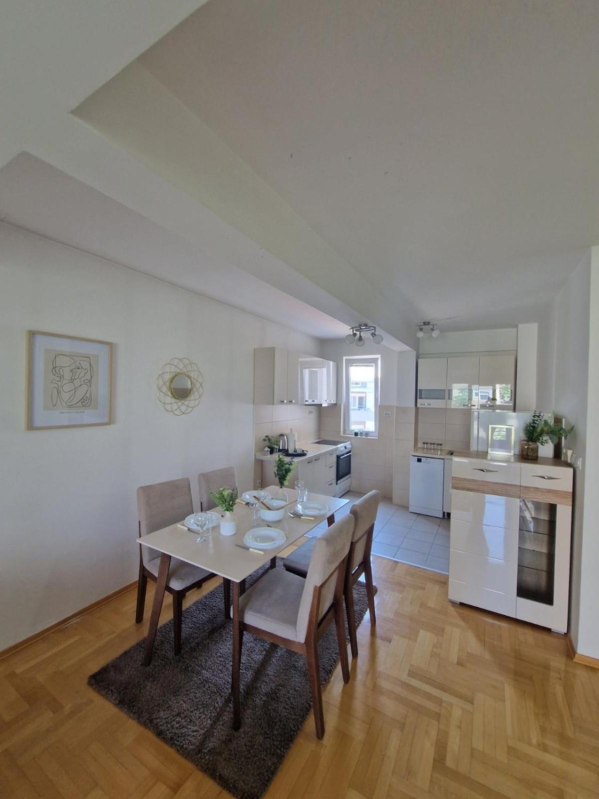 Kamche Lux Apartment Szkopje Kültér fotó