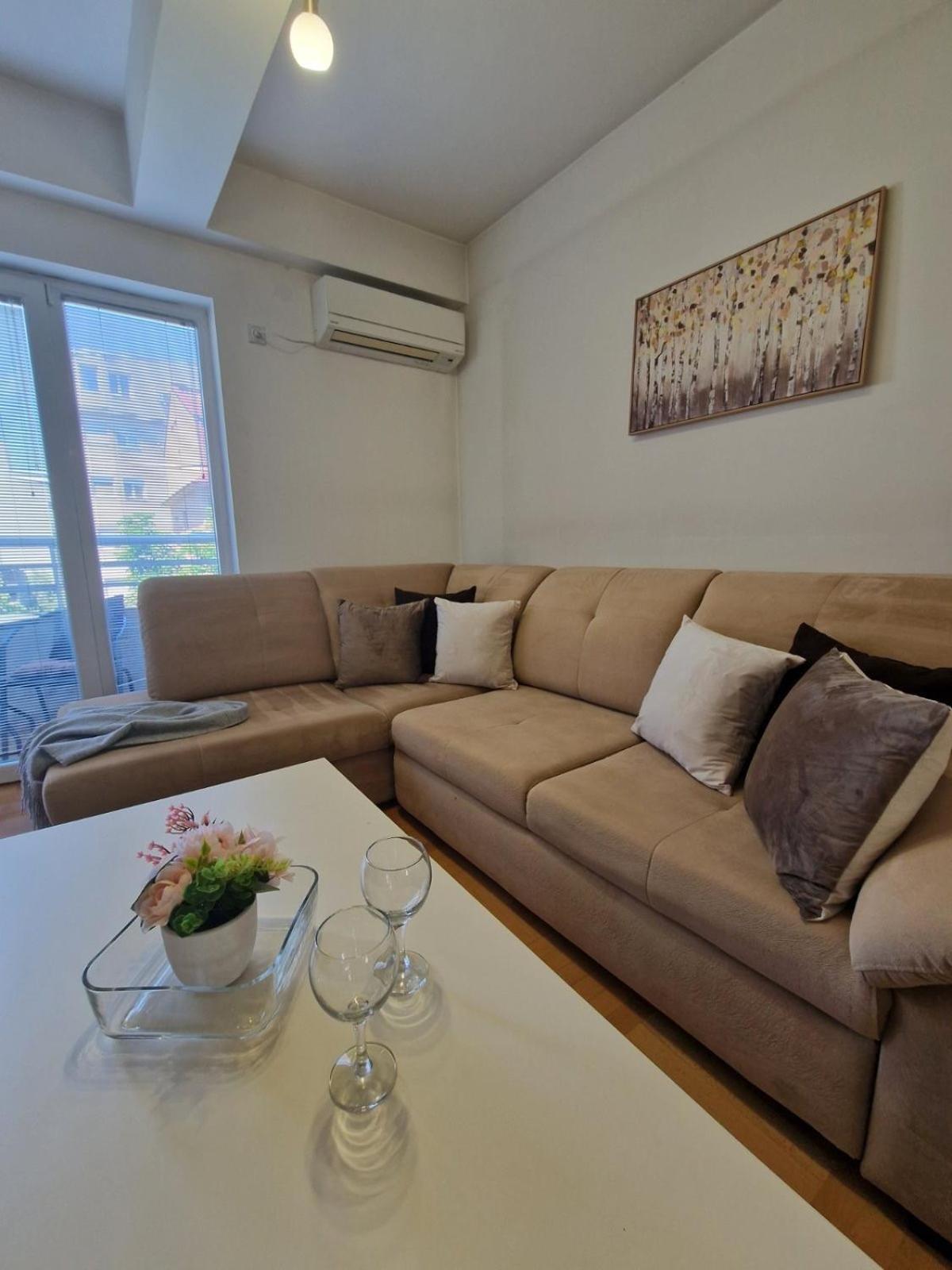 Kamche Lux Apartment Szkopje Kültér fotó