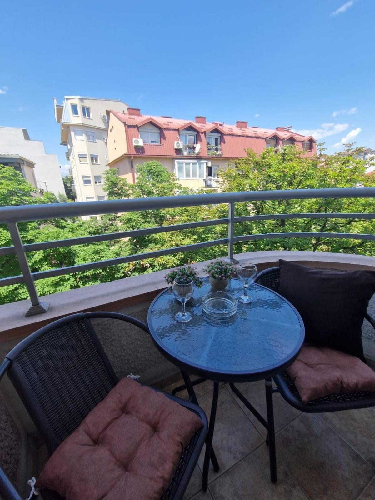 Kamche Lux Apartment Szkopje Kültér fotó